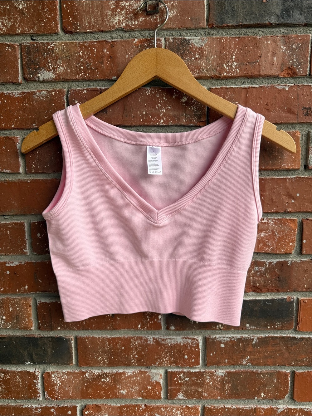 NWOT Light Pink Ribbed V-Neck Crop Tank